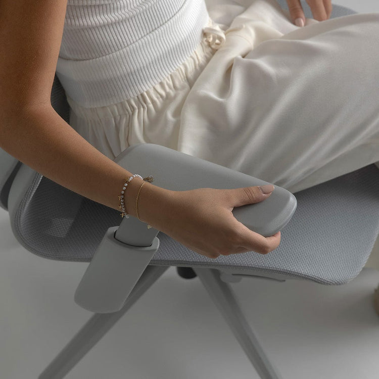 Desky Echo Modern Office Chair adjustable arm rests