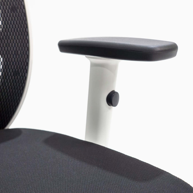 Adjustable arm rests chair Luminous Desky chair